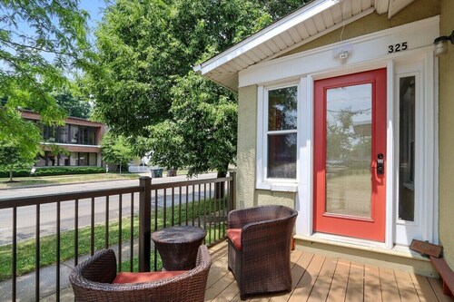 Newly Renovated |Private Home in the Heart of Downtown Lake Geneva |Dog Friendly |Secluded Back Deck