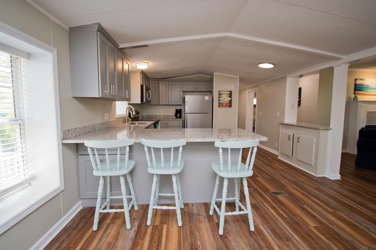 Kjøleskap, mikrobølgeovn, ovn og oppvaskmaskin