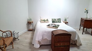 2 slaapkamers, een strijkplank/strijkijzer, wifi, beddengoed