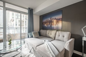 Smart TV - GLOBALSTAY. Luxury 1BR + Den Condo Downtown Toronto (Toronto/Canada)