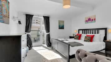 4 bedrooms, WiFi, bed sheets