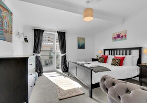 4 bedrooms, WiFi, bed sheets