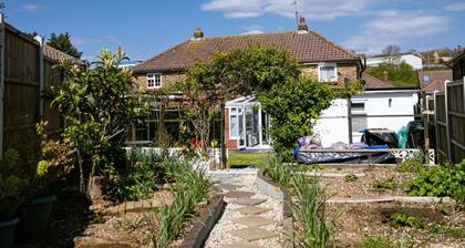 Valley Rise | By My Getaways | Free Parking