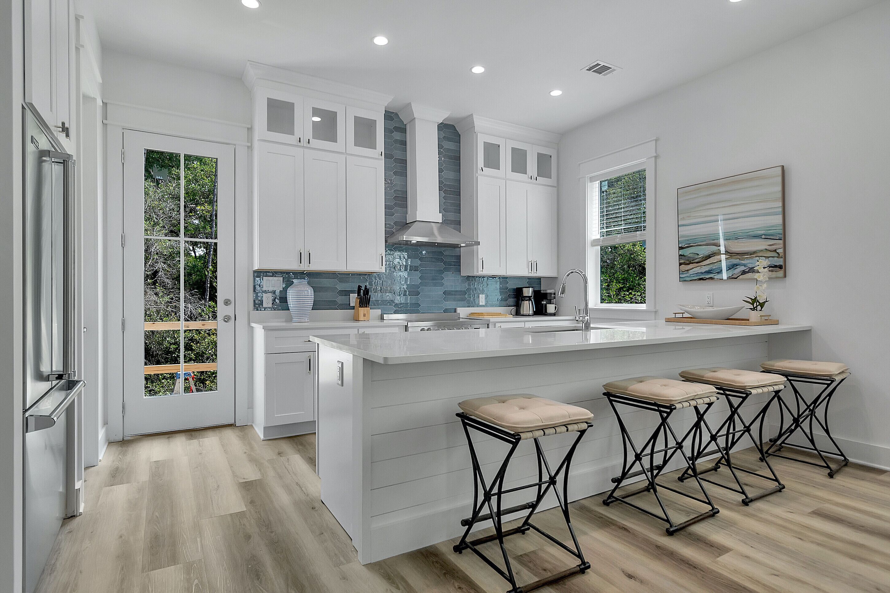 House | Private kitchen | Full-size fridge, microwave, oven, stovetop