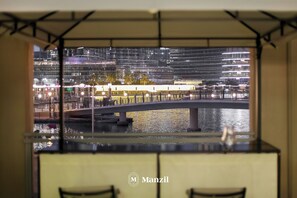 Terrace/patio - Manzil - Spacious 3B Villa w/ Burj & Fountain View (Dubai)