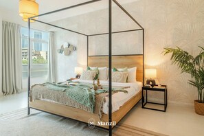 Luxury Villa | 3 bedrooms, in-room safe, iron/ironing board, free WiFi - Manzil - Spacious 3B Villa w/ Burj & Fountain View (Dubai)