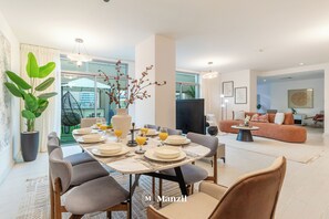 Dining - Manzil - Spacious 3B Villa w/ Burj & Fountain View (Dubai)