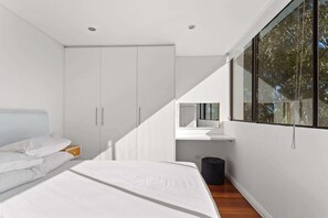 2 habitaciones, tabla de planchar con plancha, wifi y ropa de cama