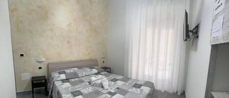 Deluxe Double Room | In-room safe, desk, blackout drapes, soundproofing