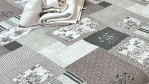 デラックス ダブルルーム | セーフティボックス (室内)、デスク、遮光カーテン、防音設備