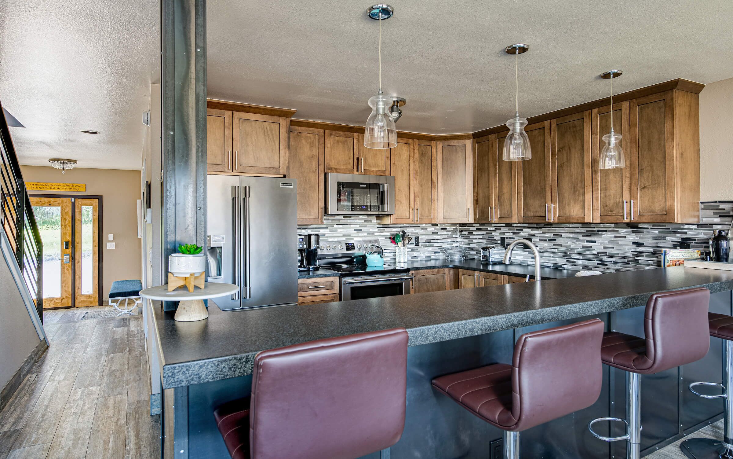 Kühlschrank, Mikrowelle, Herdplatte, Geschirrspüler