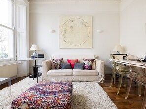 TV - Spacious & light gem in Chelsea - Pass the Keys (London)