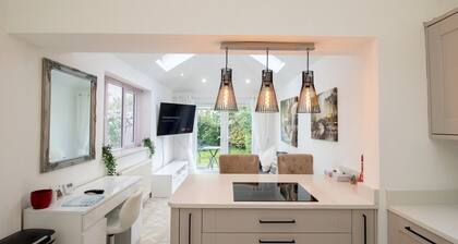 Modern Coastal Cottage - Pass the Keys