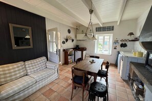 Smart TV y chimenea 