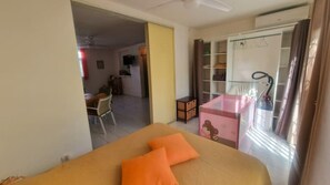 1 bedroom, iron/ironing board, travel cot, free WiFi