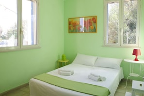 4 chambres, coffre-fort, fer et planche à repasser, lit de bébé portatif