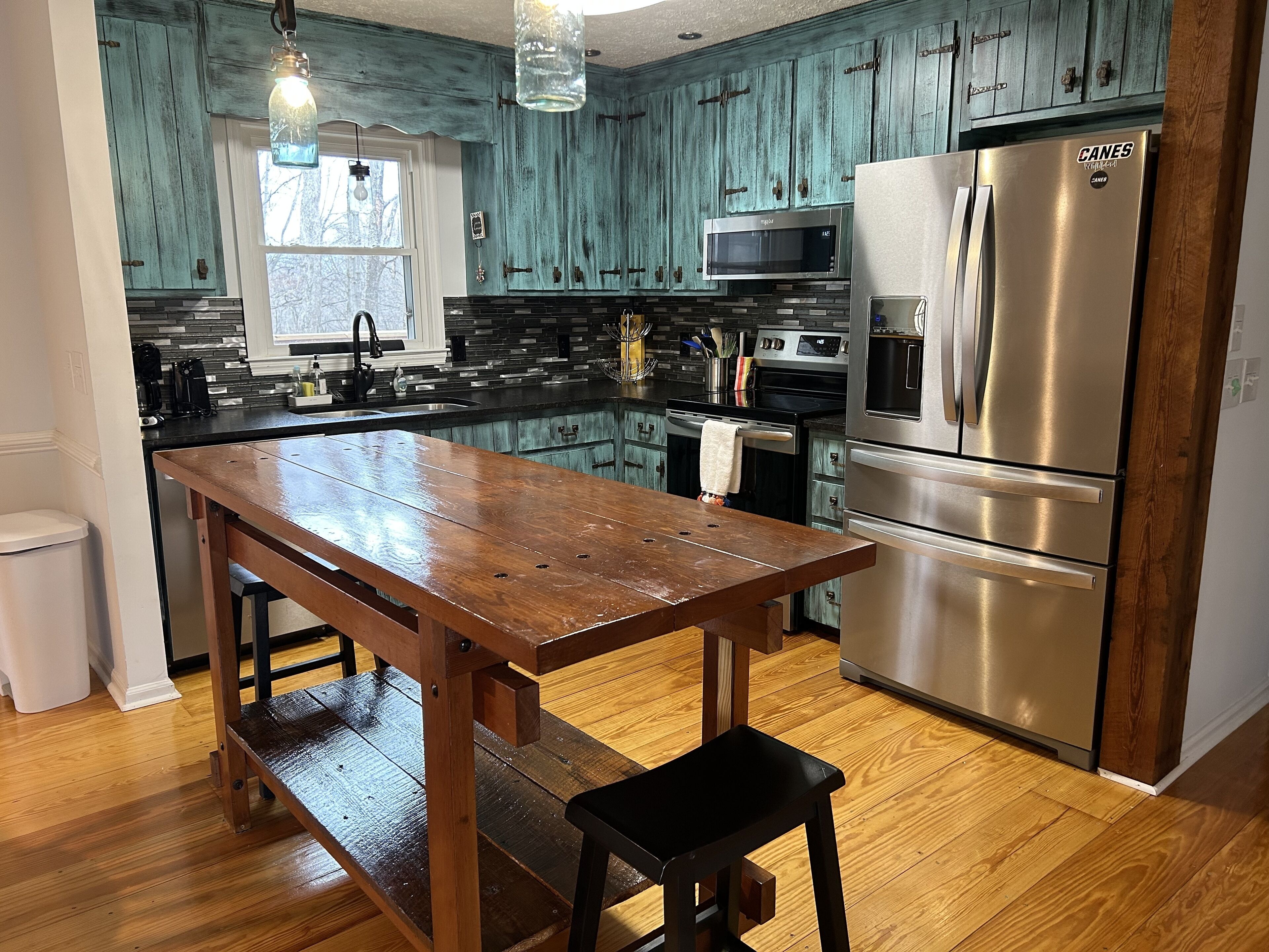 Spacious kitchen fully equipped with all the essentials 