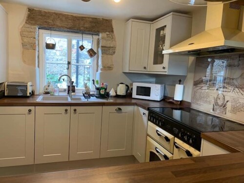 Gorgeous Listed Central 5* Cottage Abbey Views