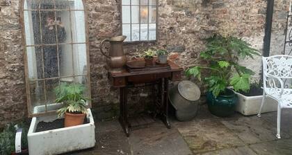 Gorgeous Listed Central 5* Cottage Abbey Views