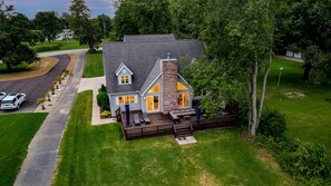 Exterior - Stunning Lakefront Home - Kayaks/Bikes/Pier+More (Knox)