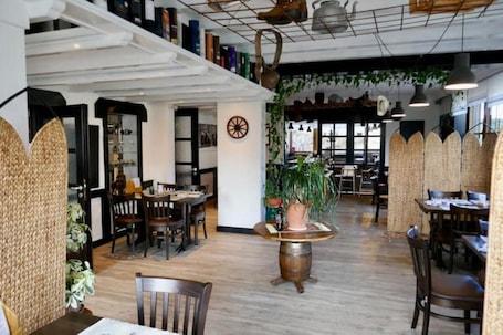 Dining. Steakhaus Büffel Ferienwohnung 2 85 qm Groß