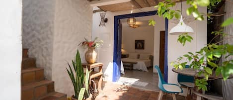 Family Room | 1 bedroom, free WiFi, bed sheets