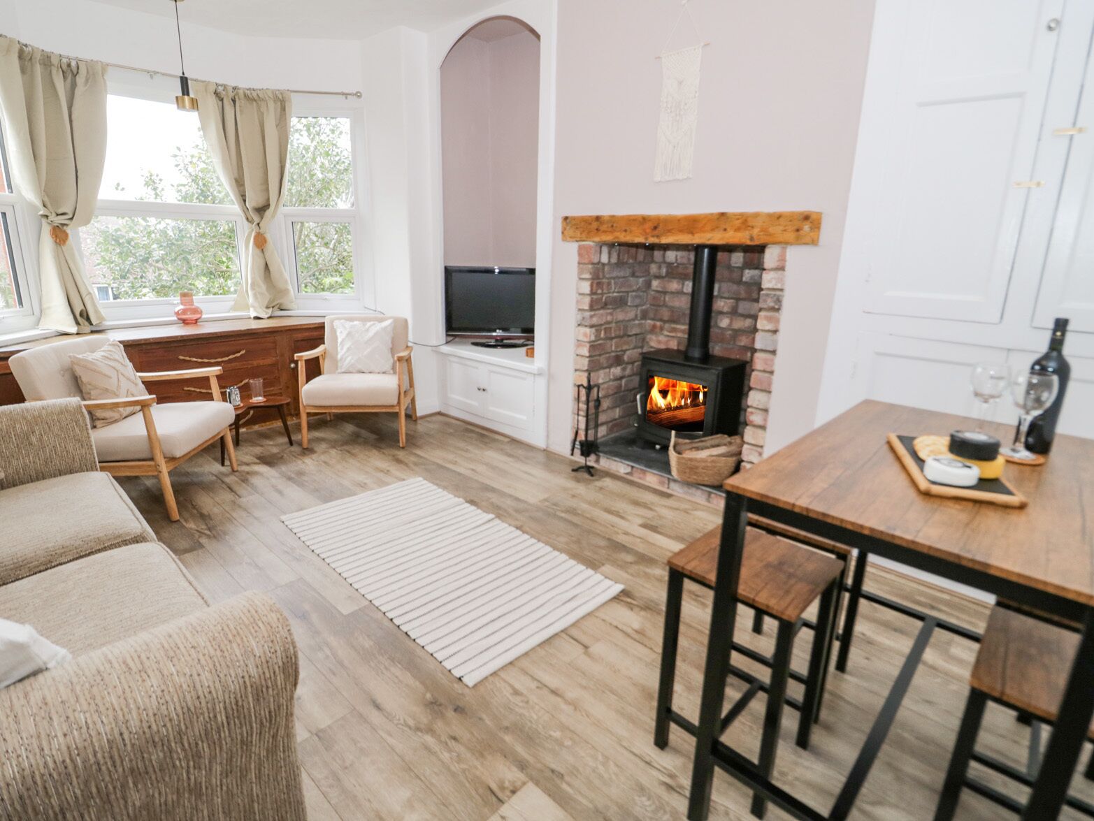 Ty Arth, Pet Friendly, With Open Fire In Llandudno - Llandudno