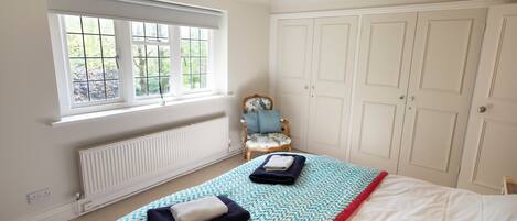 2 chambres, fer et planche à repasser, Wi-Fi gratuit, draps fournis