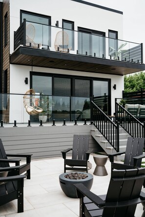 Terrace/patio - Luxurious Waterfront Home in PEC (Belleville)