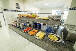 Free daily buffet breakfast