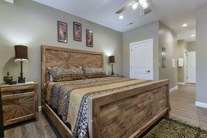 3 chambres, fer et planche à repasser, lit de bébé portatif