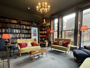 Interior - The Parisi Townhouse - City Centre Luxury for up to 8 with Garden, Parking, Outdoor Bath (York)