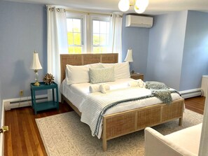 3 bedrooms, desk, iron/ironing board, free WiFi