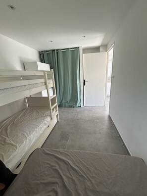 1 bedroom