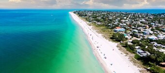 1925 Historic Bradenton Bungalow, convenient to downtown and Anna Maria Island!