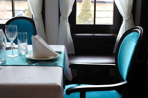 包含每日自助早餐