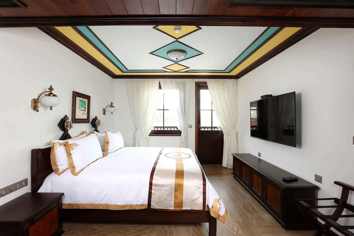 1 bedroom, minibar, in-room safe, iron/ironing board