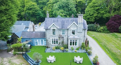 Hill House Country Estate - Princes Gate