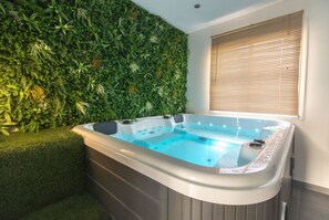 Bain à remous intérieur