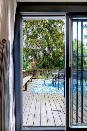 Detroit's Riverside Hideaway