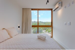 Chalet | 6 bedrooms, blackout drapes, free WiFi, bed sheets