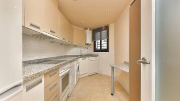 Microones, rentaplats, cafetera i tetera i bullidora elèctrica