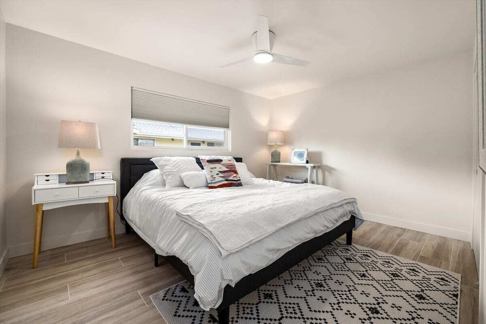 Ocean Breeze, a recently renovated, modern apartment blocks from the beach! Carpinteria Vrbo