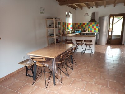 LA Pensee Sauvage, Spacieux Gite Avec Piscine Ressourcement Auprès des Plantes