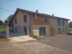 Exterior - LA Pensee Sauvage, Spacieux Gite Avec Piscine Ressourcement Auprès des Plantes (Rimont)