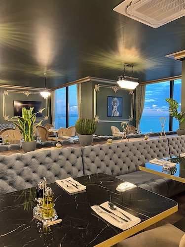 Luxury Premium Finese Hotel & SPA