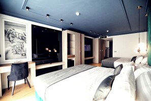In-room safe, desk, soundproofing, free WiFi - Luxury Premium Finese Hotel & SPA (Golem)