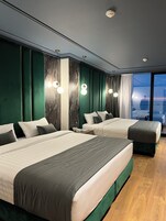 Caja de seguridad en la habitación, escritorio y wifi gratis 