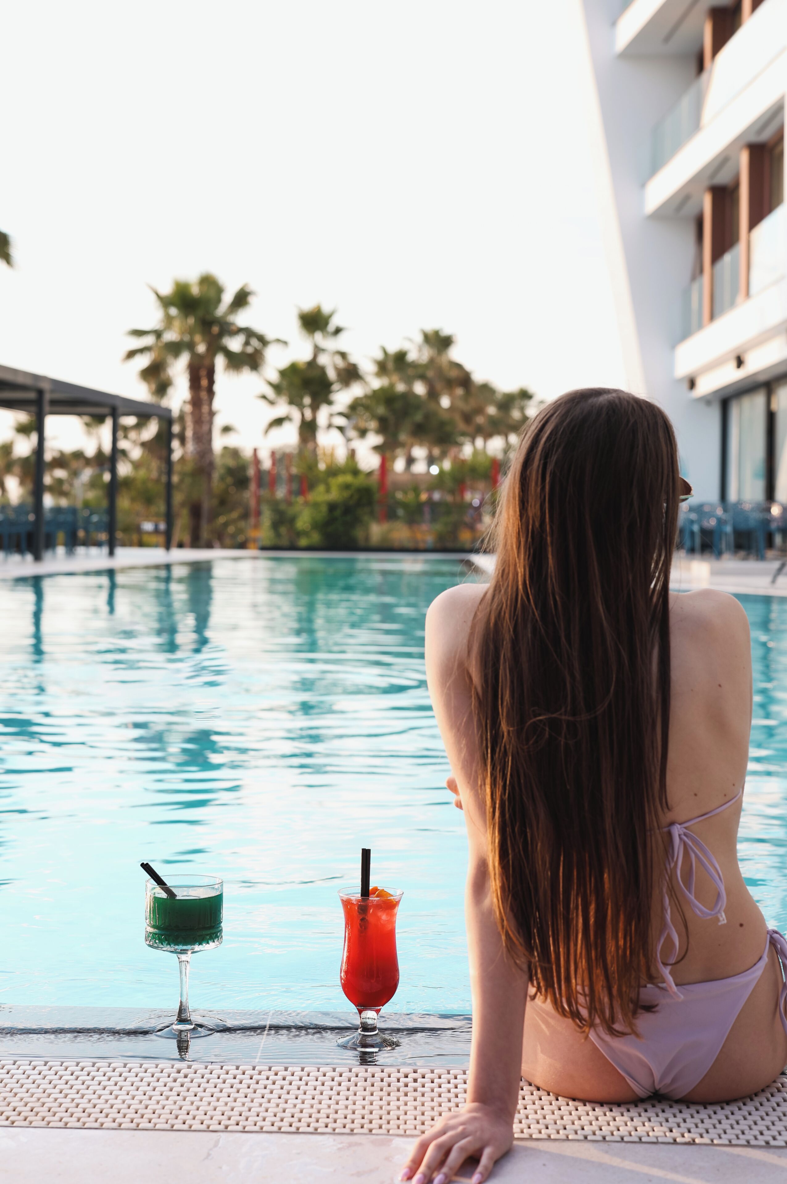 Una piscina al aire libre de temporada