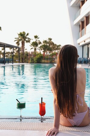 Seasonal outdoor pool - Luxury Premium Finese Hotel & SPA (Golem)